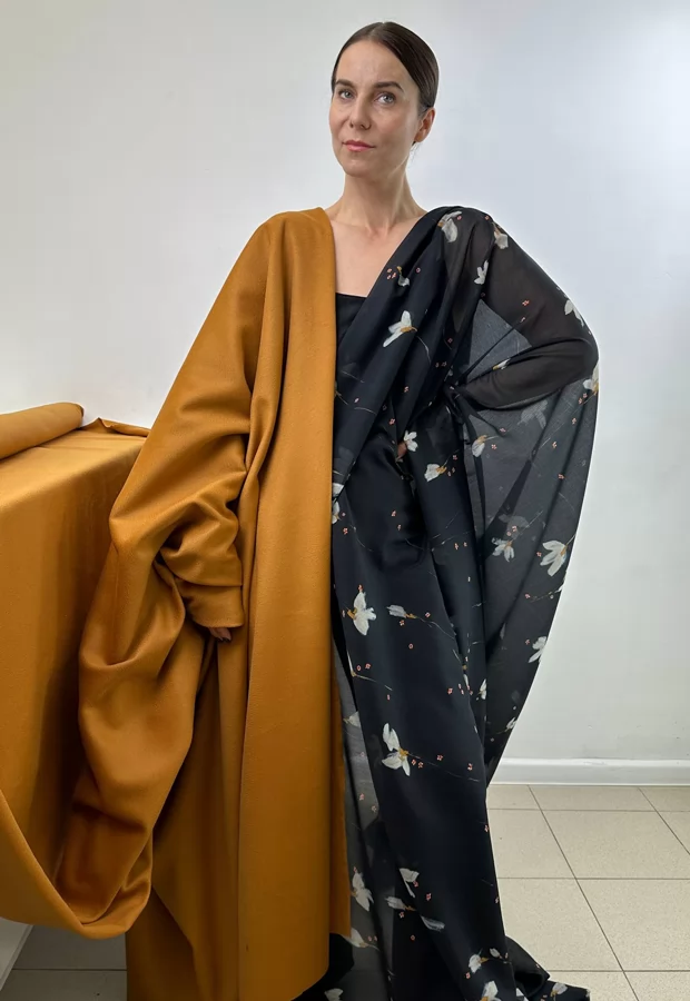 Элегантное сочетание: цветочный батист FORTE FORTE и пальтовая шерсть в оттенке охры ✨ - Ткани FF