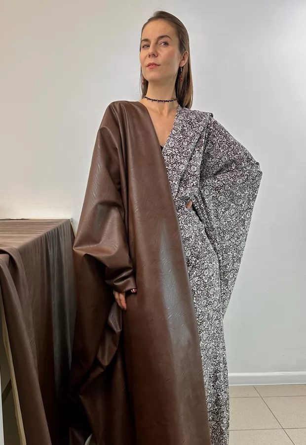 Орнаментальная вискоза от MAX MARA: дополняем экокожей в тон 😍 - Ткани FF