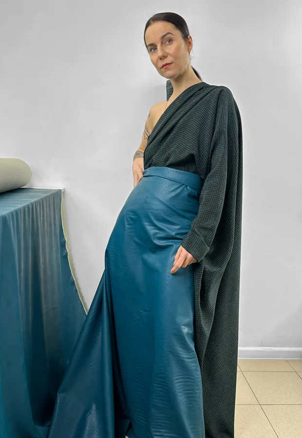 Вдохновляемся морскими оттенками: экокожа перекликается по тону с крепдешином ⭐️ - Ткани FF