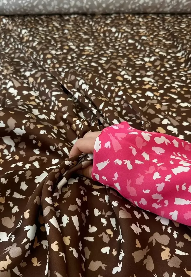 Эти милые зайчики покорят ваше сердце: атласная вискоза на платья, блузки и юбки 💖 - Ткани FF