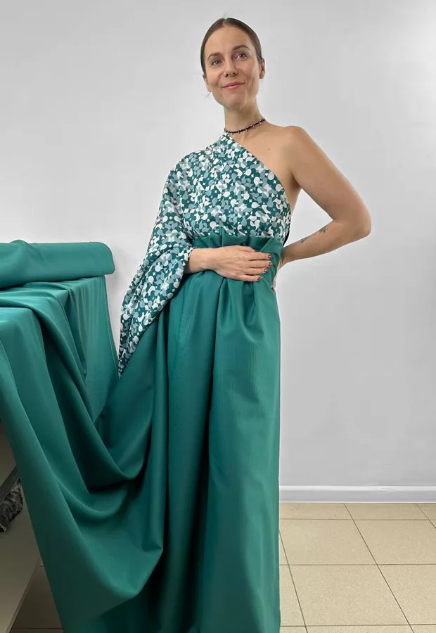 Освежающие цвета: однотонная шерсть и абстрактный крепдешин от MAX MARA 🦚 - Ткани FF