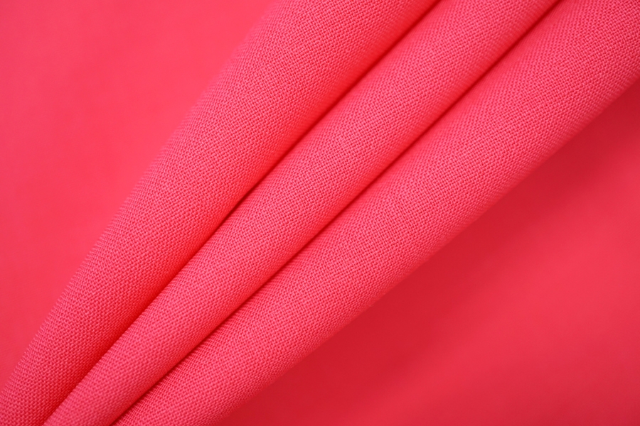 Фабричный цвет. Ткань тонкая шерсть розовая. Фабричное сукно. Шерсть розового цвета ткань. Фабрика ткани.