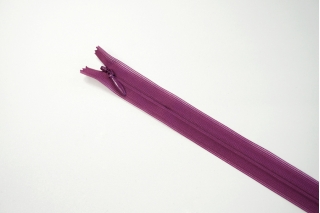 Молния фиолетовая потайная 60 см YKK C-08 03032131