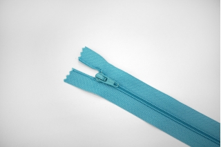Молния пластиковая спиральная неразъёмная однозамковая "BLITZ"  бирюзово-голубая 18 см E13 15092119