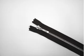 Молния металлическая YKK черная 10 см C13 14072420