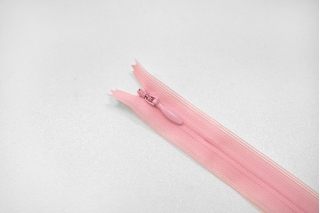 Молния потайная розовая 21.5 см YKK H12 17112155