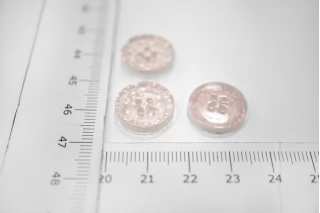 Пуговица  костюмно-плательная пластик прозрачно-розовая 15 мм-( J1)- 3012247
