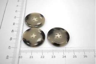Пуговица костюмно-пальтовая пластик бежево-серая 23 мм под рог-(N1)- 6012226