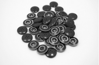 Пуговица костюмно-рубашечная пластик 15 мм черная (P1) 3012252