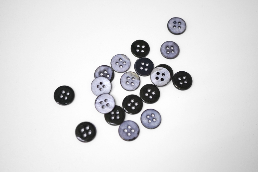 Пуговица рубашечная Сиренево-черная 12 мм пластик (J1) 18052330