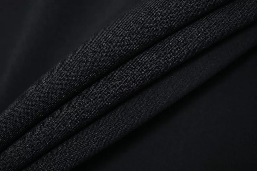 ОТРЕЗ 0,8 М ДЕФЕКТ Поливискоза костюмно-плательная MAX MARA Чёрная MM (ДФ7) 3102521-2