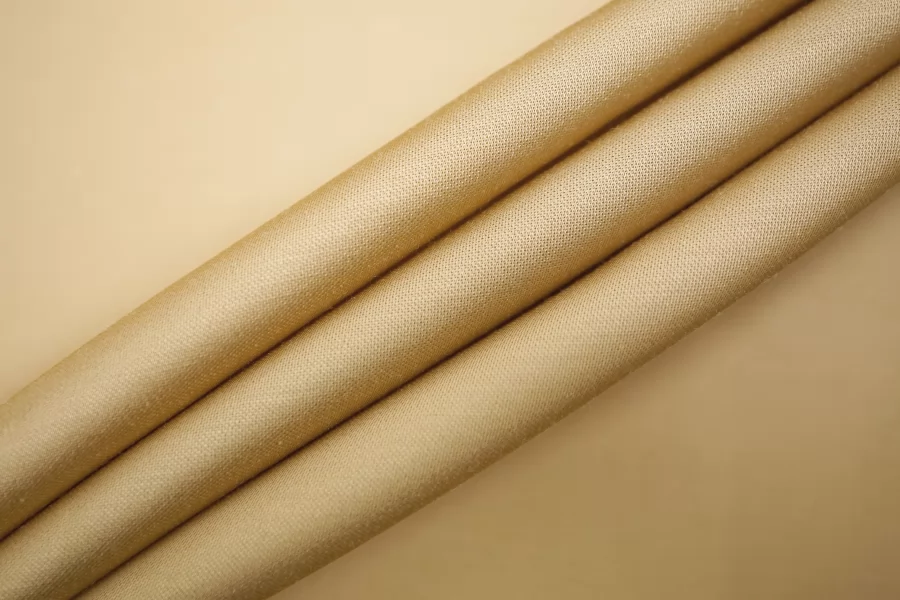 Атласная вискоза плательно-блузочная Песочно-бежевая IDT H22/1 J33 20112513