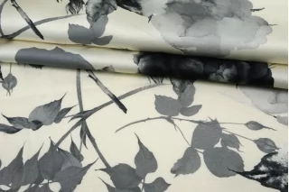 Атласная вискоза плательная Цветы Серые на молочном IDT H21/9 i10 20112505