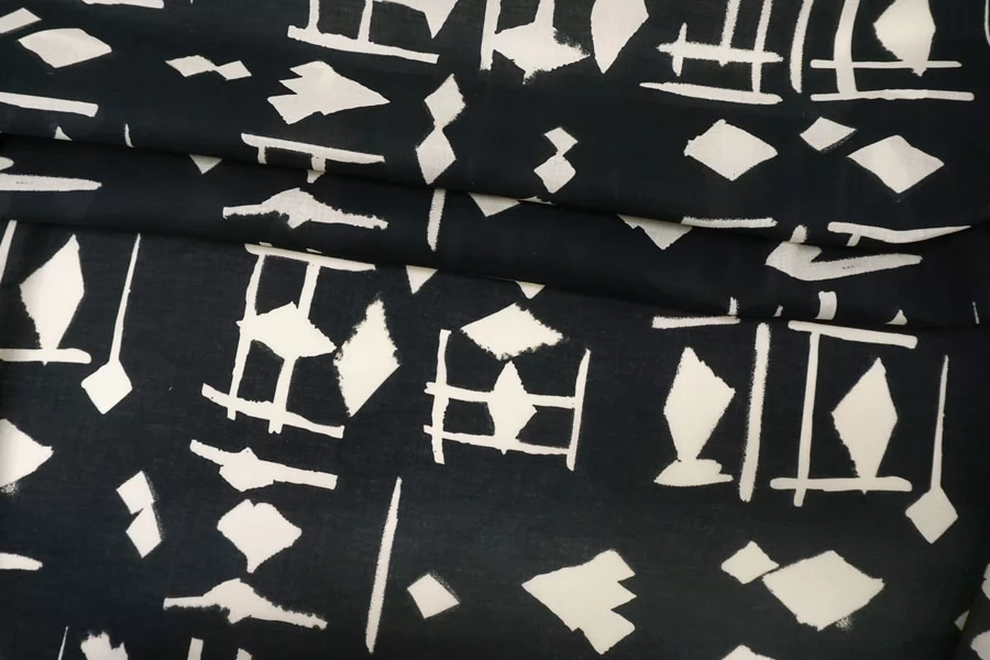 Батист хлопковый Абстракция на черном IDT H2/2 A33 20112509