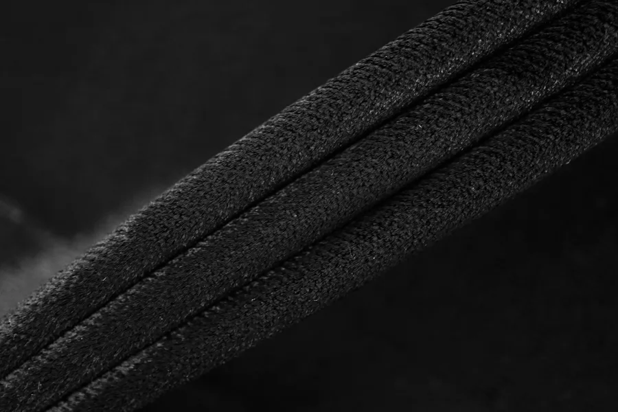 Велюр вискозный на мембране Черный IDT H19/8 K40 20112582