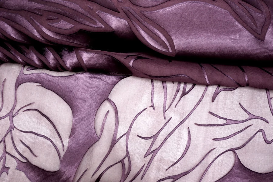 Шёлк деворе MAX MARA Абстракция сливовая MM H29/1  O20 30092551