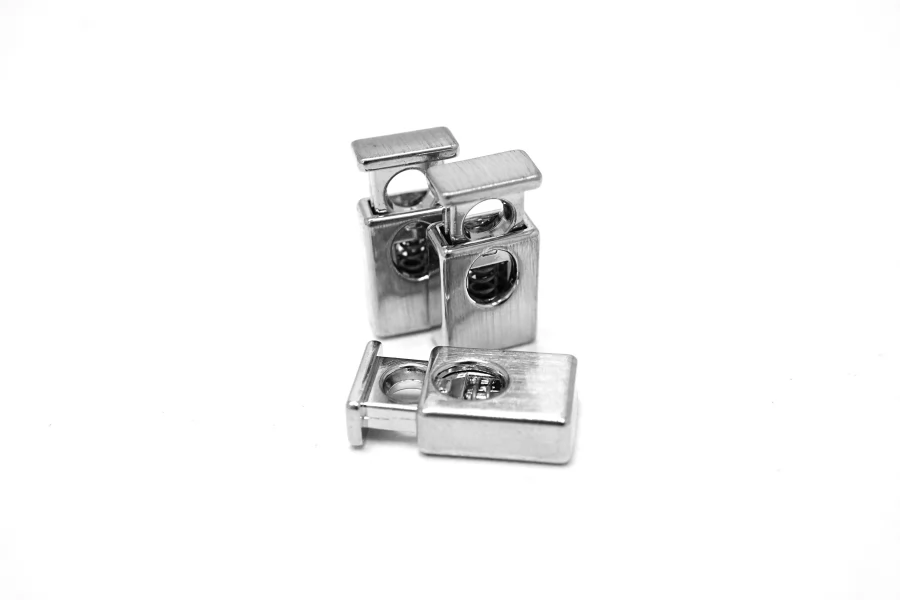 Фиксатор для шнурка металл серебряный  (Z2) 17112505