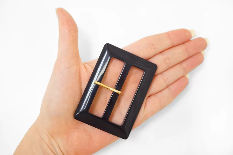 Пряжка пластик черно-синяя  50х70 мм (T2)  25112507