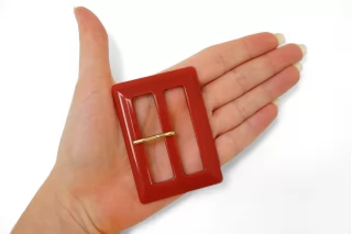 Пряжка пластик красный 50х70 мм (YY-2) 25112511