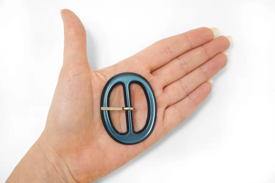 Пряжка пластик синяя перламутровая 45х55 мм (T-2) 25112516