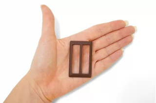 Пряжка пластик коричневая 30х50 мм (T-2) 25112517