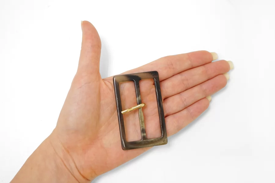 Пряжка пластик коричневая под рог 40х60 мм (YY-2) 25112519