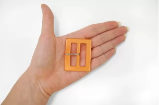 Пряжка пластик оранжевая перламутровая 38х48 мм (R-2) 25112520