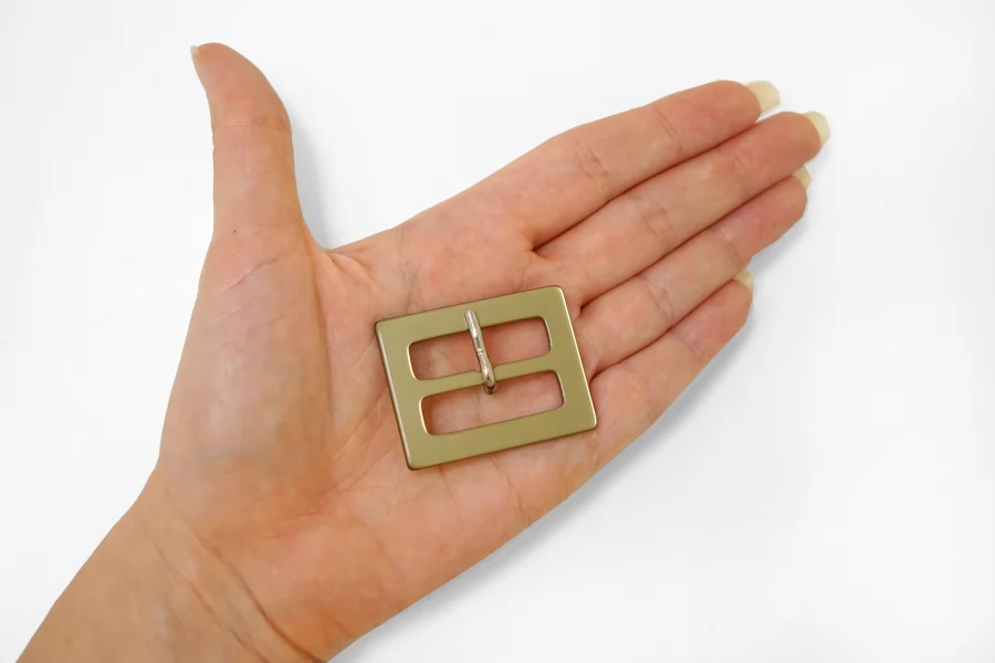 Пряжка пластик оливковая перламутровая 30х40 мм (R2) 25112523