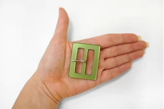 Пряжка пластик зелёная перламутровая 38х48 мм (R-2) 25112530