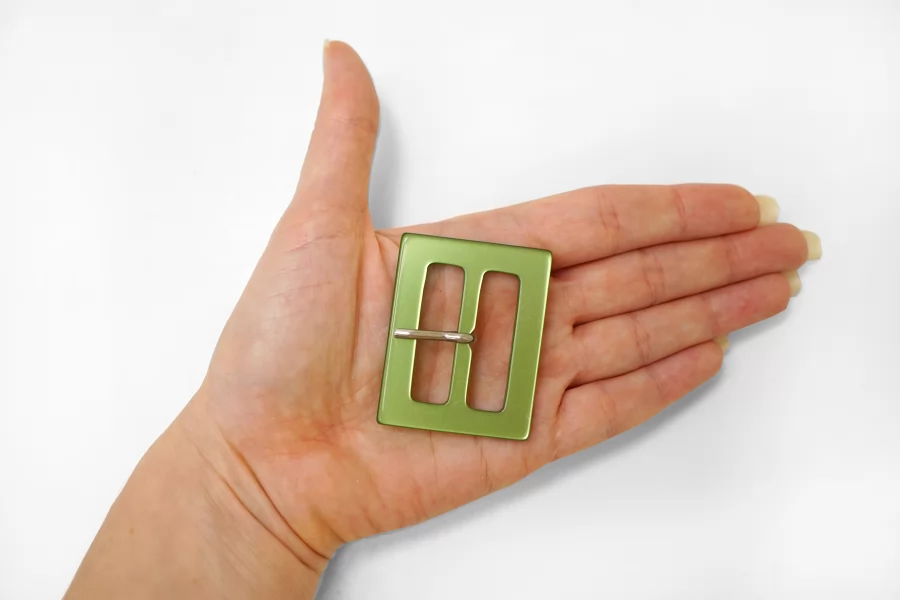 Пряжка пластик зелёная перламутровая 38х48 мм  (R-2) 25112530