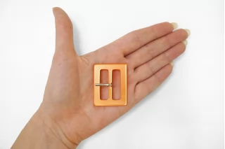 Пряжка пластик светло-оранжевая перламутровая 30х40 мм (R-2) 25112534