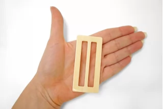 Пряжка пластик бежевая 35х75 мм  (YY-2) 25112549