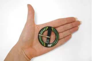 Пряжка пластик зеленая перламутровая 50 мм (T-2) 25112551