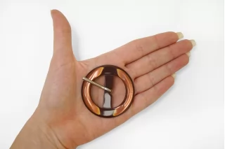 Пряжка пластик коричневая перламутровая 50 мм (T-2) 25112557