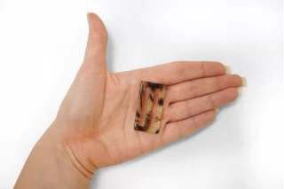 Пряжка пластик коричнево-бежевая под рог 20х40 мм  (T-2) 25112562