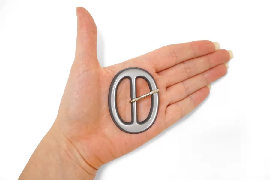 Пряжка пластик серая перламутровая 45х55 мм  (T-2) 25112570