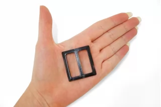 Пряжка пластик графит 35х40 мм  (YY-2) 25112572