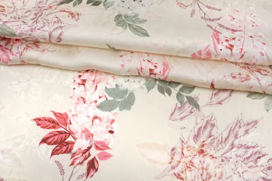 Атласная вискоза плательно-блузочная MAX MARA Цветы на кремовом MM H21/2 i30 1102530