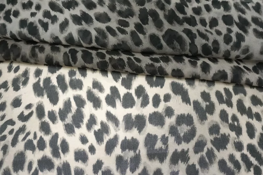 Шифон шёлковый MAX MARA Леопард чёрно-серый MM H28/1 N50 30092520