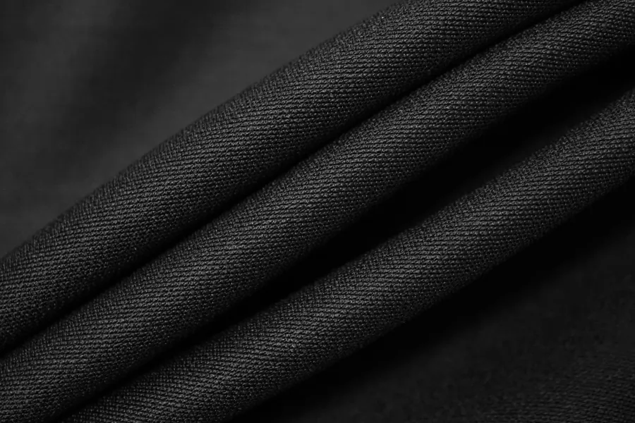 Костюмная шерсть с шёлком VALENTINO Иссиня-черная BL H59/6 jj50 30102529