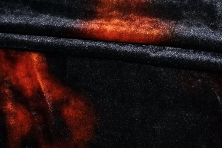 Бархат шелковый Altuzarra Пятна на черном TRC H19/9 K50 18072504