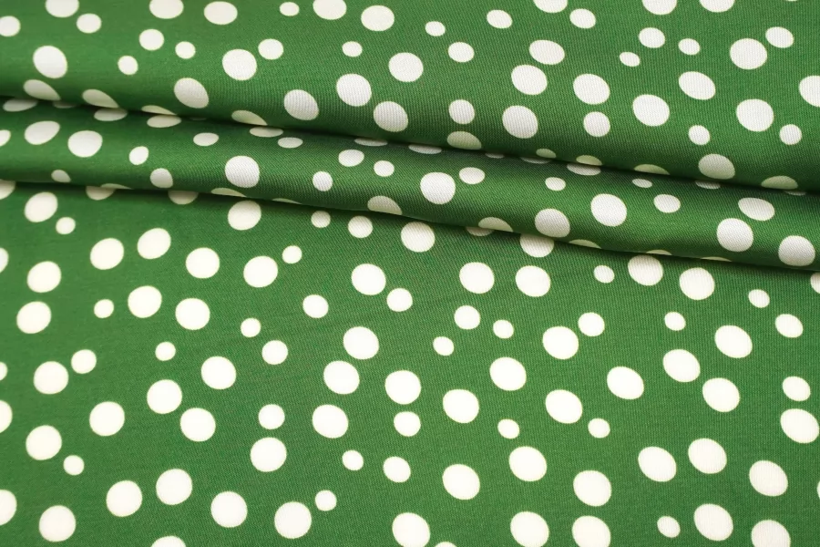 Атласная вискоза плательно-блузочная в Горошек на зелёном SMF H21/5 H50 15052504