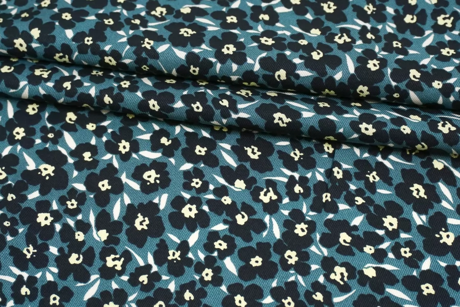 Вискоза твиловая плательно-блузочная Цветы на тёмно-бирюзовом SMF H21/10 i40 15052505