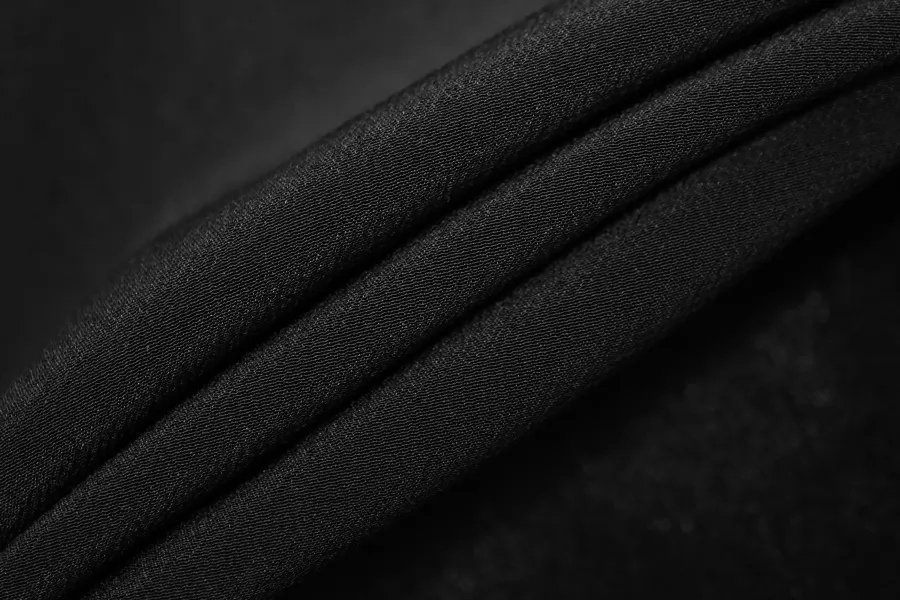 ОТРЕЗ 1,9 М Крепдешин шелковый Черный IDT (17) 16072512-3