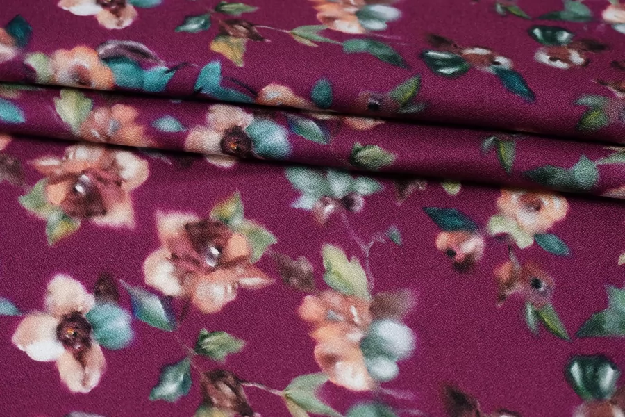 Вискоза креповая плательная Абстракция на фоне цвета фуксии IDT H21/5 I40 17062501