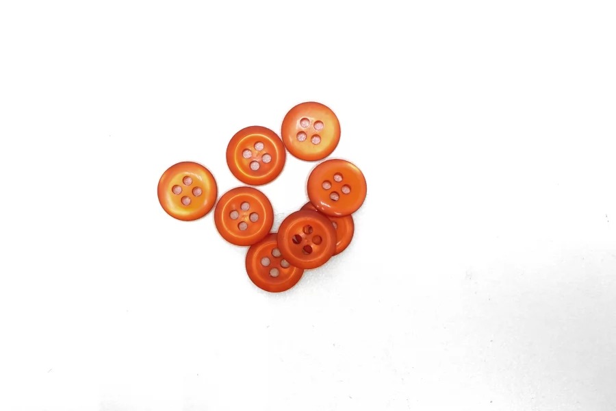 Пуговица  пластик  12 мм красная  (M-3) 18112506