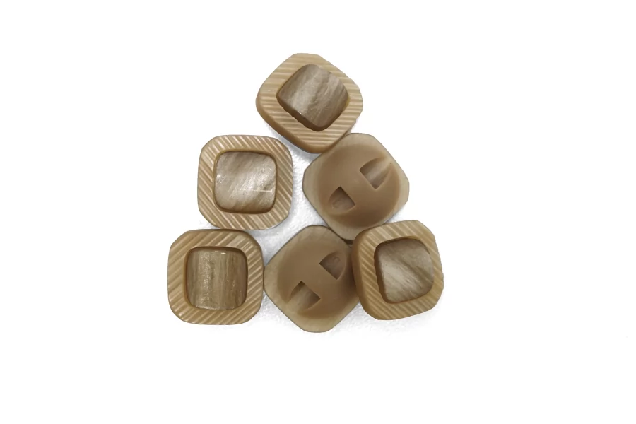 Пуговица пластиковая на ножке Бежевая с перламутровой вставкой  15 мм  (L-3)  26112587