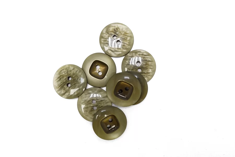 Пуговица костюмная пластик Хаки 20 мм  (L-3)  26112596