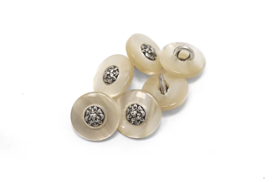 Пуговица пластиковая на ножке Молочная с серебряной вставкой 15 мм   (К-3)  27112505