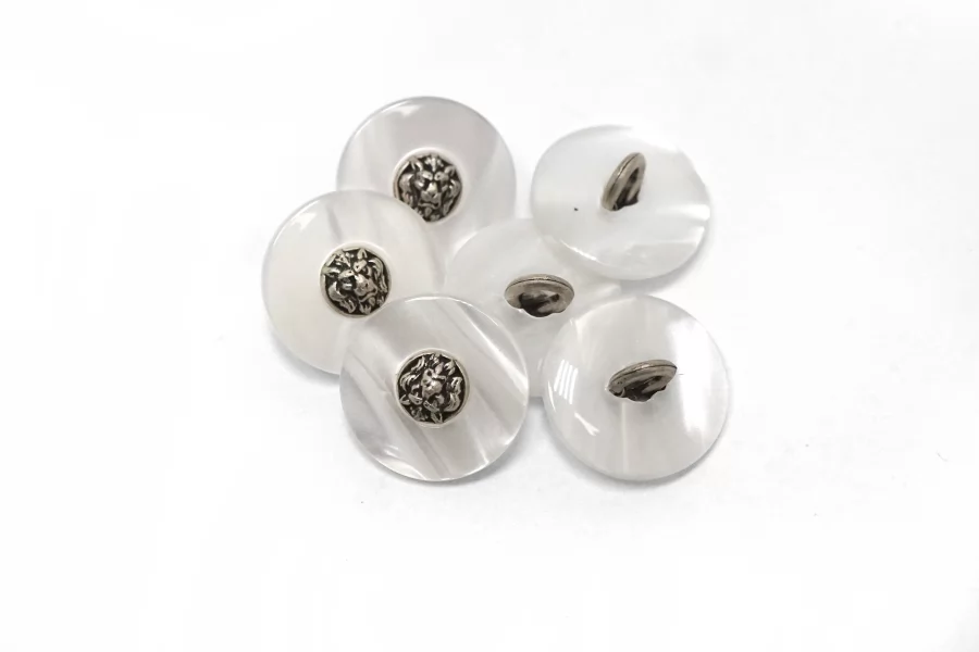 Пуговица пластиковая на ножке Белая с серебряной вставкой 18 мм  (К-3)  27112510